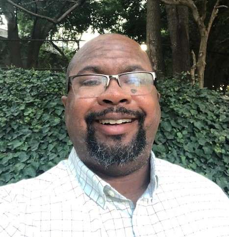 headshot.DeonBurchett headshot.DeonBurchett